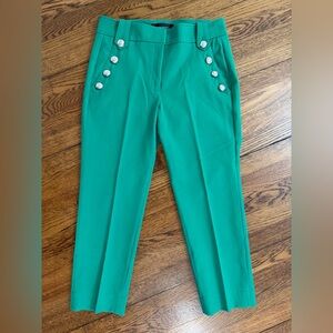 White House Black Market Kelly Green Cropped Pants